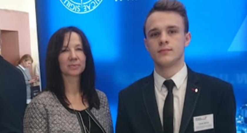 Uczeń ze Zduńskiej Dąbrowy awansował do etapu okręgowego Olimpiady Przedsiębiorczości