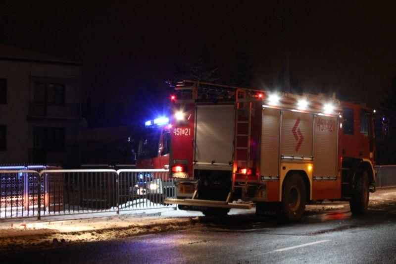 Zapalił się dach domu na Warszawskiej