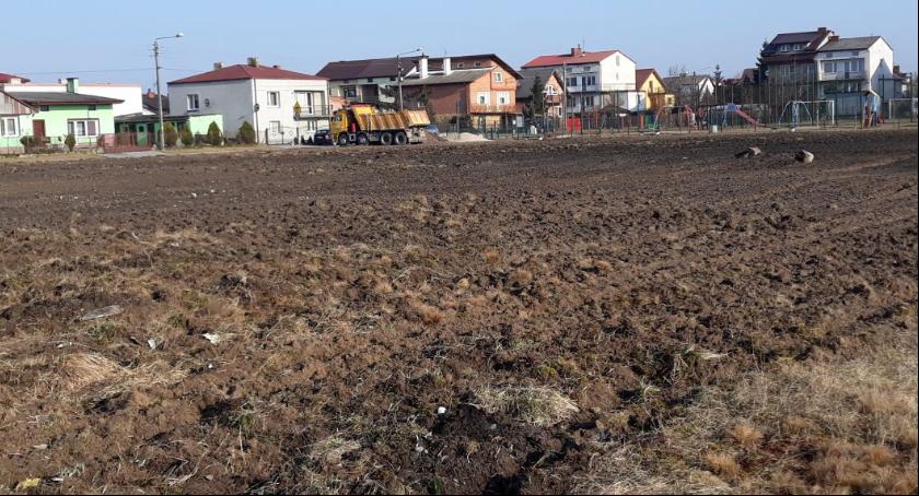 Zazieleni się plac przy Miodowej