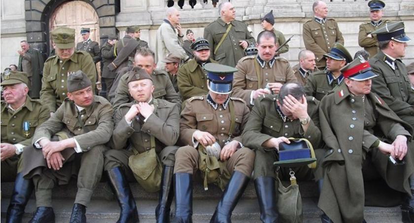 „Dziesiątacy” z Łowicza na Katyńskim Marszu Cieni