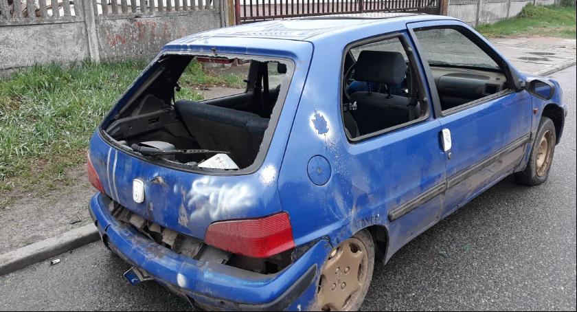 Do kogo należy wrak peugeota przy ul. Grunwaldzkiej?