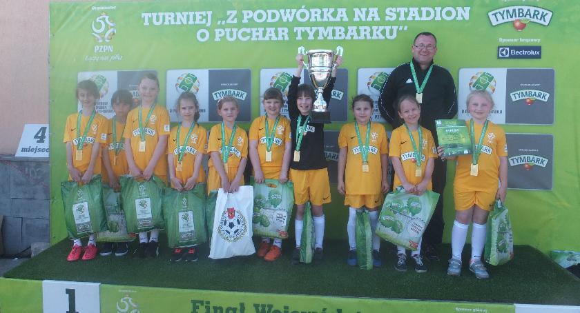 Wielki sukces piłkarek SP w Bąkowie