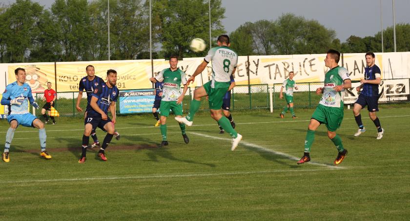 Tylko remis Pelikana. O wyniku zadecydował samobójczy gol w 90. minucie