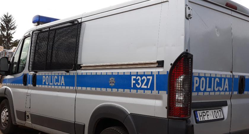 Zderzenie osobówki i dostawczaka w Krępie