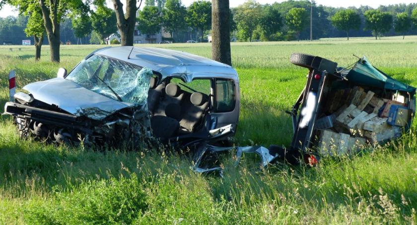 Wypadek drogowy w Wyborowie. Dwie osoby poszkodowane (Aktualizacja)