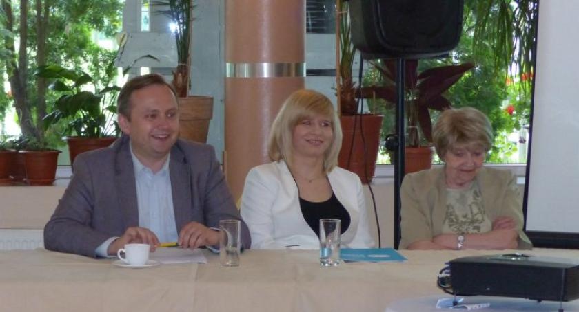 Czy bycie matką można połączyć z obowiązkami zawodowymi? 