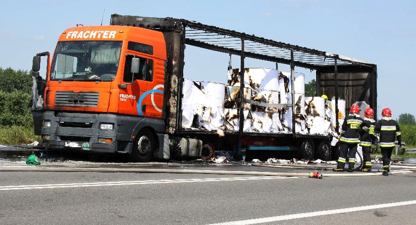 Pożar ciężarówki na DK 92 pod Łowiczem. Utrudnienia w ruchu