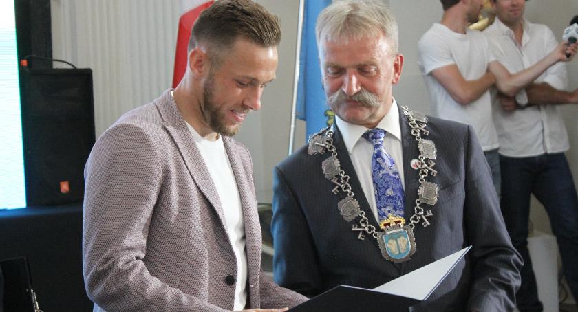 Maciej Rybus oficjalnie honorowym obywatelem Łowicza (ZDJĘCIA, VIDEO)