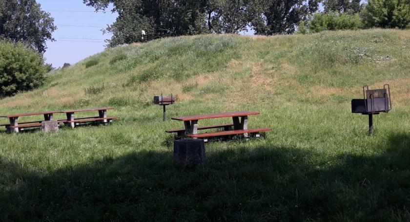 Radny interpeluje o wyznaczenie strefy wolnej od zakazu spożywania alkoholu