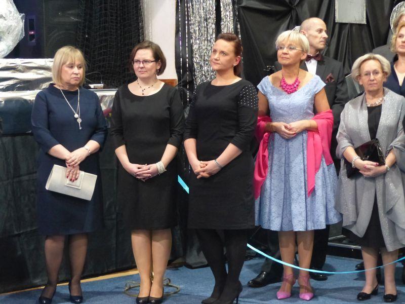 Studniówka uczniów Pijarskiego LO w Łowiczu - VIDEO