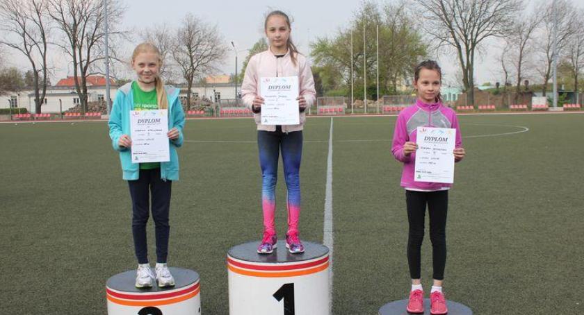 Medale lekkoatletów UKS Błyskawica w finale Czwartków lekkoatletycznych w Łodzi
