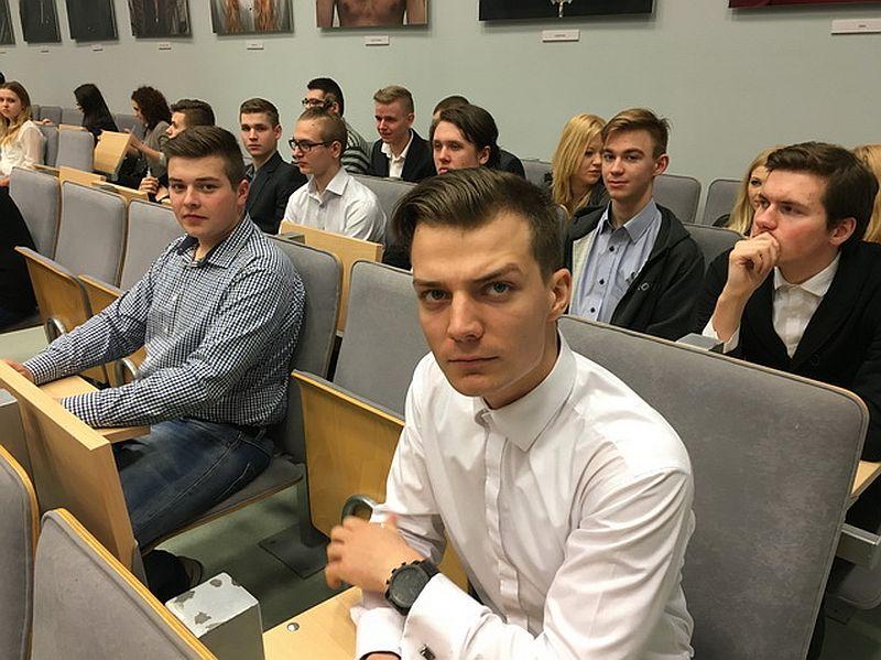 Sukcesy uczniów z ziemi łowickiej na olimpiadzie bankowej