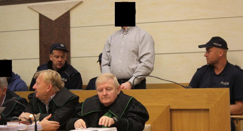 Łowicz: podejrzani o udział w wyłudzeniach usłyszeli zarzuty. Zeznawali pierwsi świadkowie