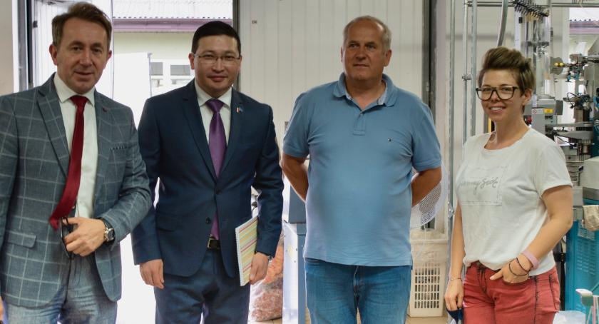 Ambasador Kazachstanu odwiedził jedną z łowickich firm