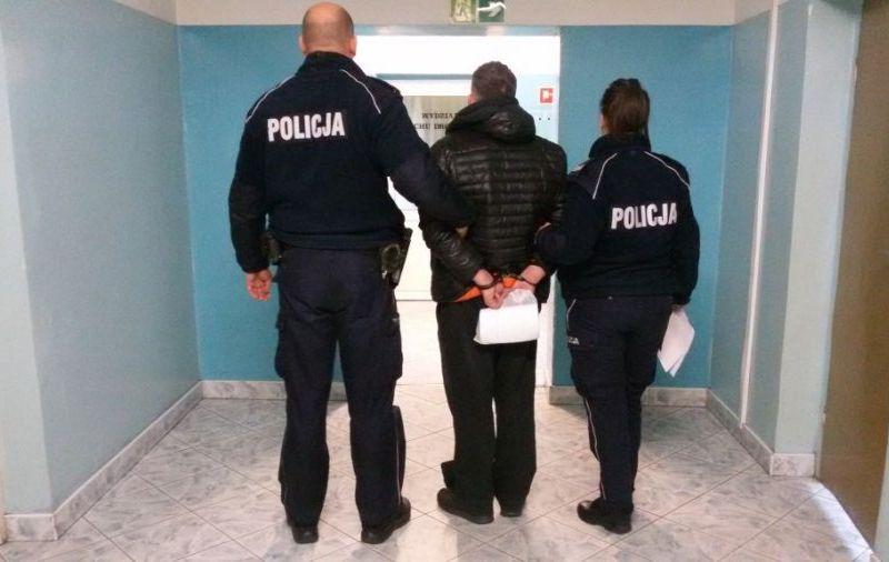 Nielegalna broń i amunicja w mieszkaniu łowiczanina