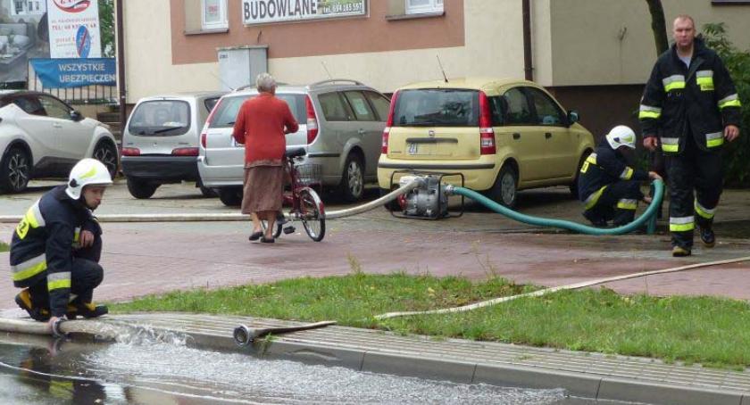 Strażacy usuwają skutki porannej nawałnicy