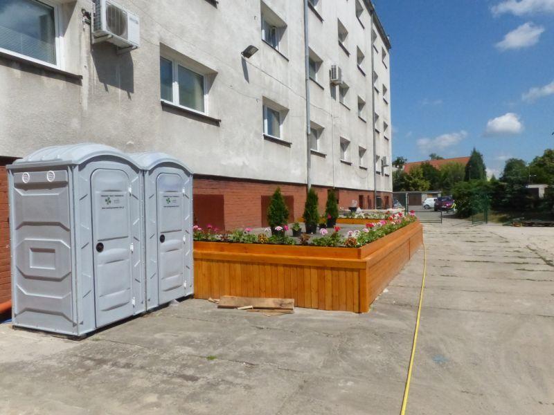Baseny już są, trwa gospodarowanie terenu