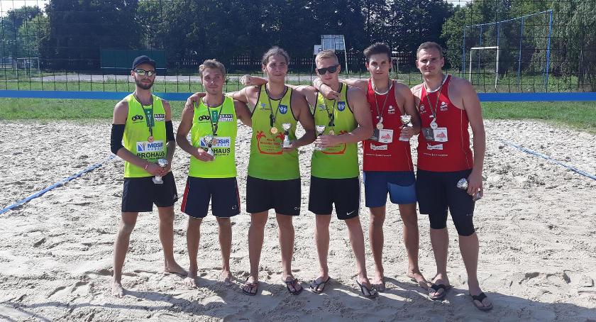 Para z Głowna najlepsza w pierwszym turnieju OMŁ w siatkówce plażowej