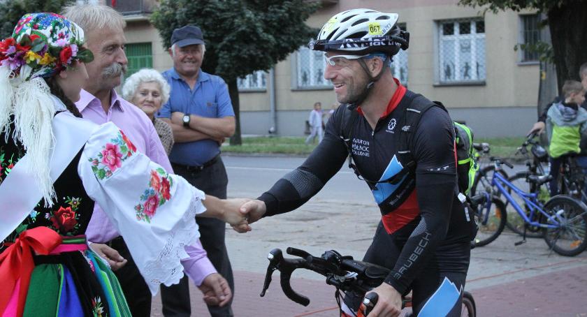 Uczestnicy Bałtyk-Bieszczady Tour dotarli do Łowicza (ZDJĘCIA, VIDEO)