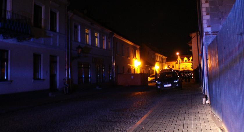 Próba samobójcza w centrum Łowicza. Służby (znów) postawione na nogi