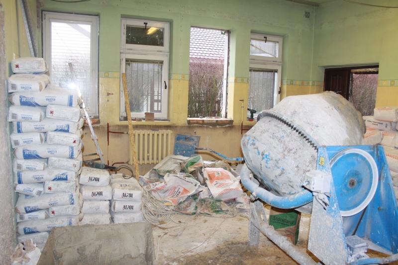 Trwają prace w budynku po MOPS-ie
