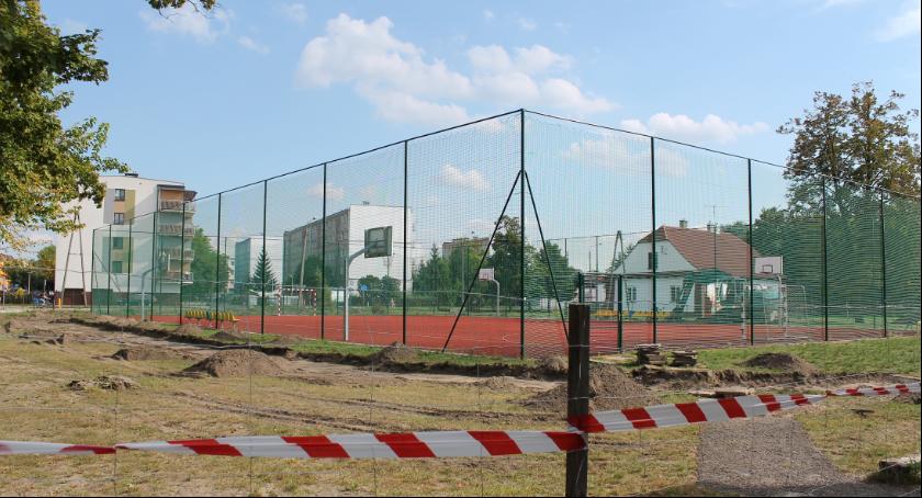 Ruszył remont boiska przy Szkole Podstawowej nr 2 w Łowiczu
