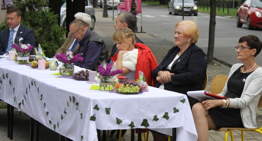 Narodowe Czytanie w alejkach Sienkiewicza (ZDJĘCIA, VIDEO)