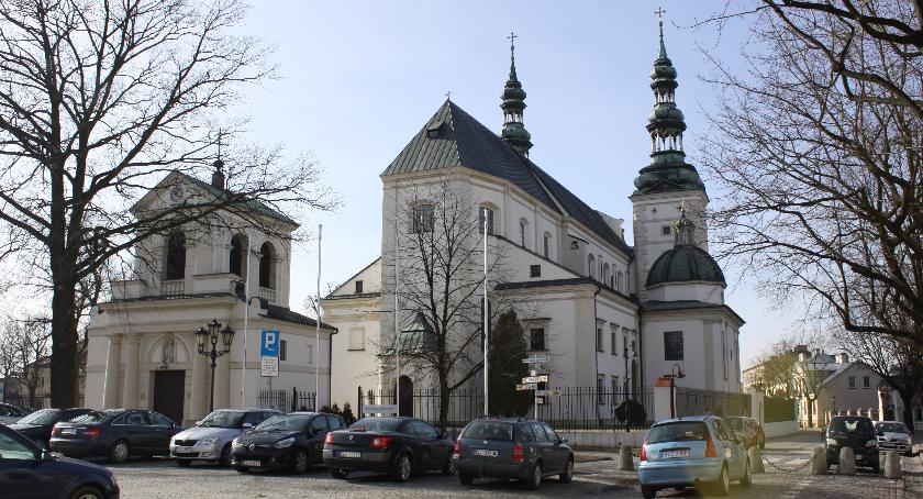 Nuncjusz apostolski odsłoni w Łowiczu pamiątkową tablicę