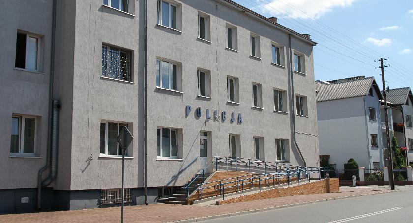 Wypadek w Bednarach. Osobówka najechała na nietrzeźwego 55-latka