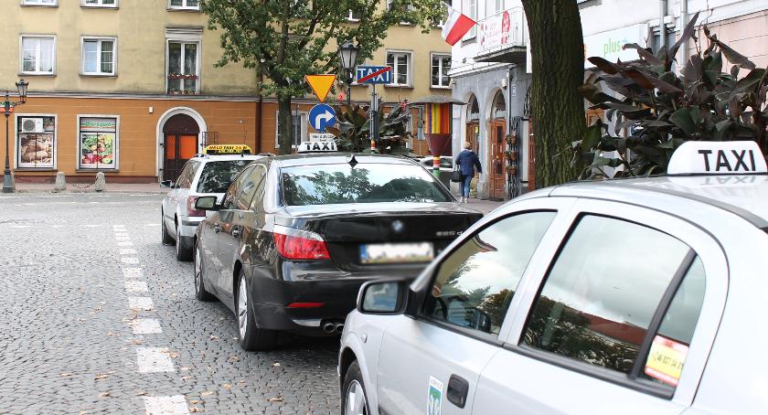 Zuchwała kradzież taksówki na Starym Rynku w Łowiczu