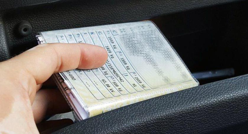 Od 1 października 2018 r. możemy jeździć bez dowodu rejestracyjnego i polisy OC!