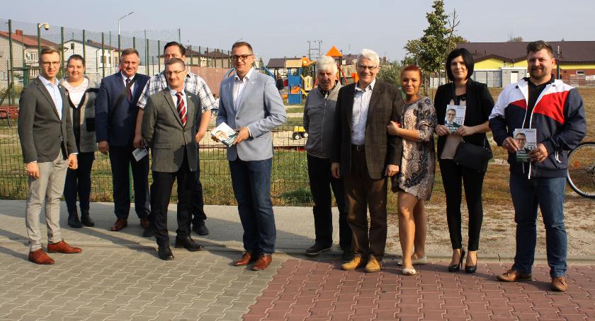 Kandydat na burmistrza Łowicza ze swoim sztabem na Górkach (ZDJĘCIA)