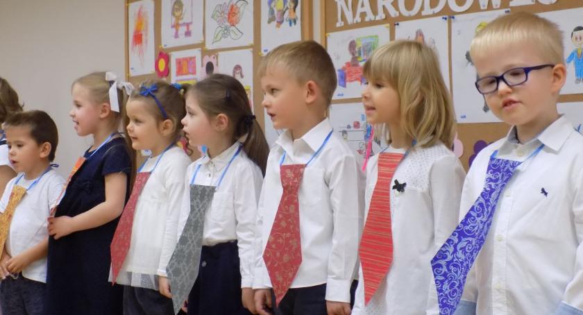 Przedszkolaki z Dziesiątki pamiętały o nauczycielach
