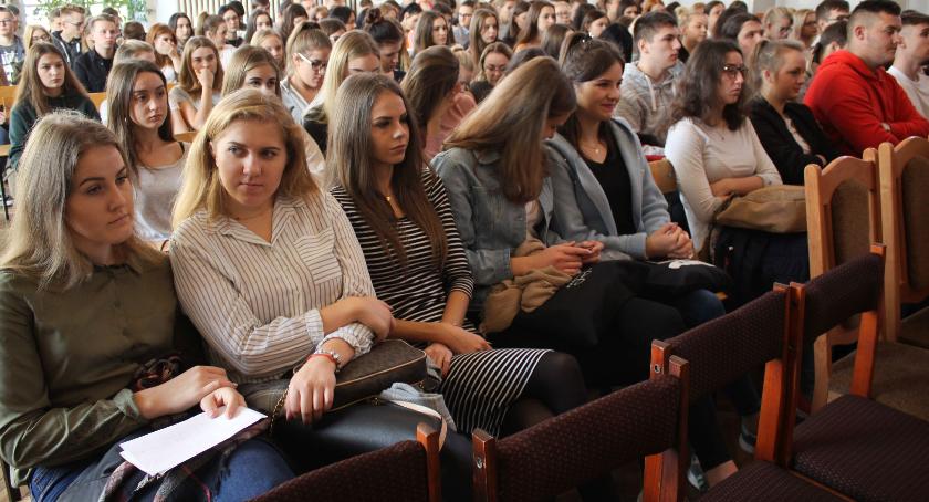 I Powiatowe Forum Zawodowe w Łowiczu (ZDJĘCIA, VIDEO)
