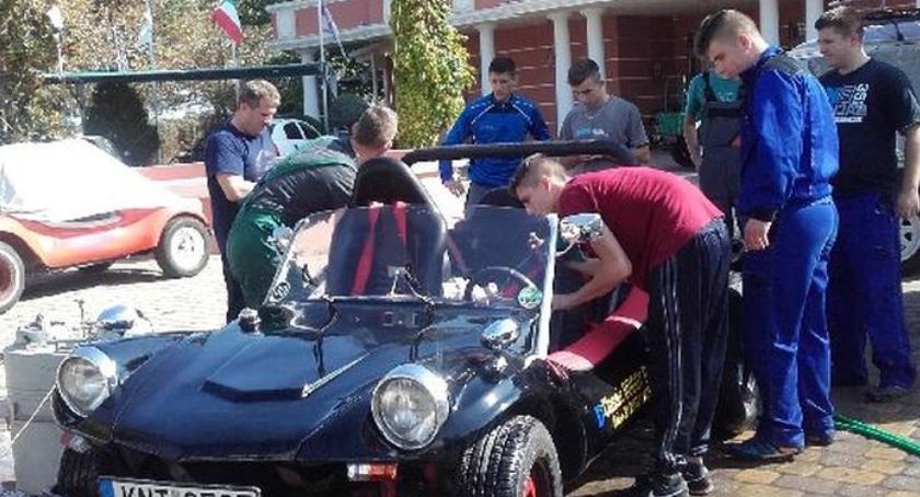 Grecka firma Classic Buggy Rentals składa propozycję pracy uczniom ZSP nr 1