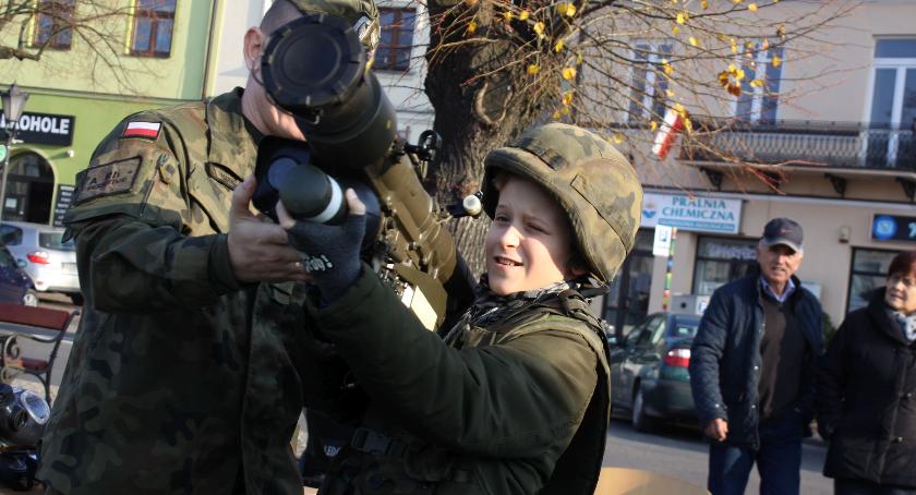 Piknik wojskowy „Służymy Niepodległej” w Łowiczu (DUŻO ZDJĘĆ, VIDEO)