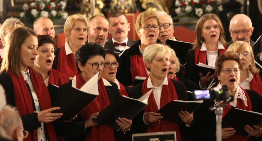 Koncert „Wolność krzyżami się mierzy” w łowickiej katedrze (ZDJĘCIA, VIDEO)