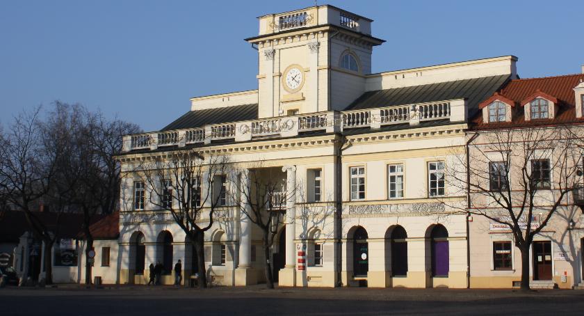 Znamy terminy pierwszych sesji Rady Miejskiej w Łowiczu i Rady Powiatu Łowickiego