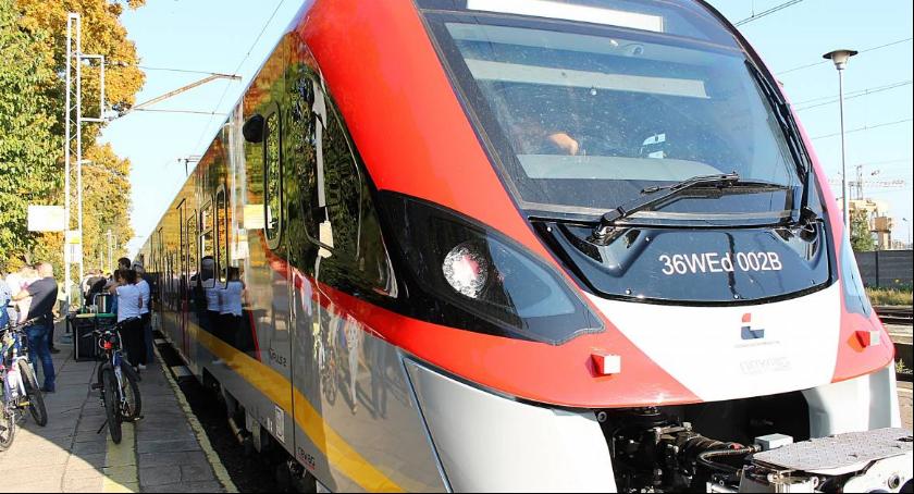 Impuls2 lada dzień na trasie Łowicz-Skierniewice