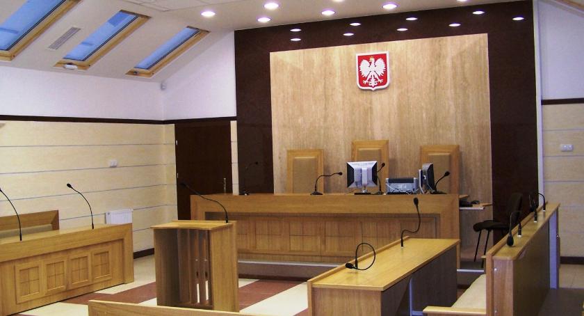 Masowe zwolnienia lekarskie w sądach. W Łowiczu do pracy nie przyszło około 60 proc. osób
