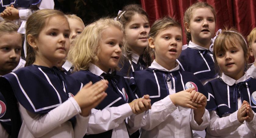 Święto patrona w SP nr 2 w Łowiczu (ZDJĘCIA, VIDEO)