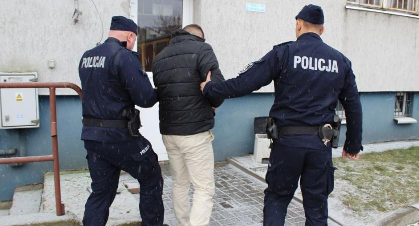 Policjanci z Łowicza zatrzymali trzech mężczyzn podejrzanych o kradzieże paliwa