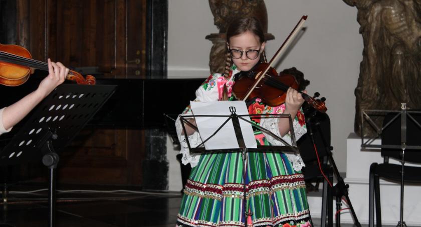 Koncert kolęd wychowanków Centrum Edukacji Muzycznej