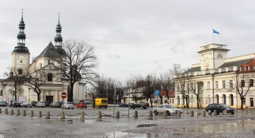 Łowicki ratusz zakupi trzy czujniki jakości powietrza. Gdzie zostaną ustawione?