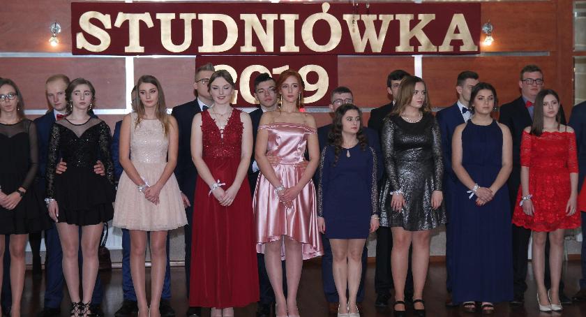 Studniówka maturzystów ZSP nr 1 w Łowiczu (ZDJĘCIA, VIDEO)
