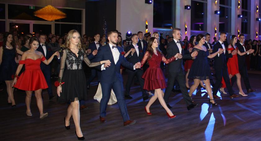 Studniówka maturzystów ZSP nr 2 w Łowiczu (ZDJĘCIA, VIDEO)
