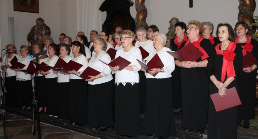 Koncert kolęd Klubu Seniora Radość w Łowiczu (ZDJĘCIA, VIDEO)