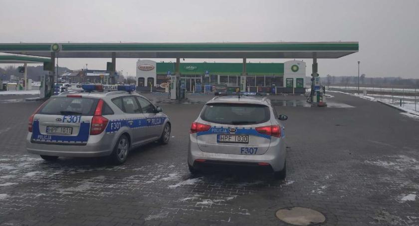 Ewakuacja MOP-u na autostradzie A2 pod Łowiczem. Nierozważni podróżni postawili służby na nogi