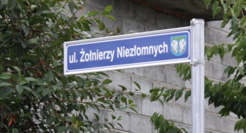 Sprawa spornej nazwy ulicy na łowickich Górkach znowu trafi do sądu