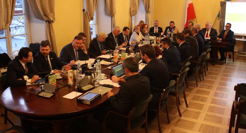 Radni PiS w łowickiej radzie miasta chcą sprawozdań z pracy wiceburmistrzów